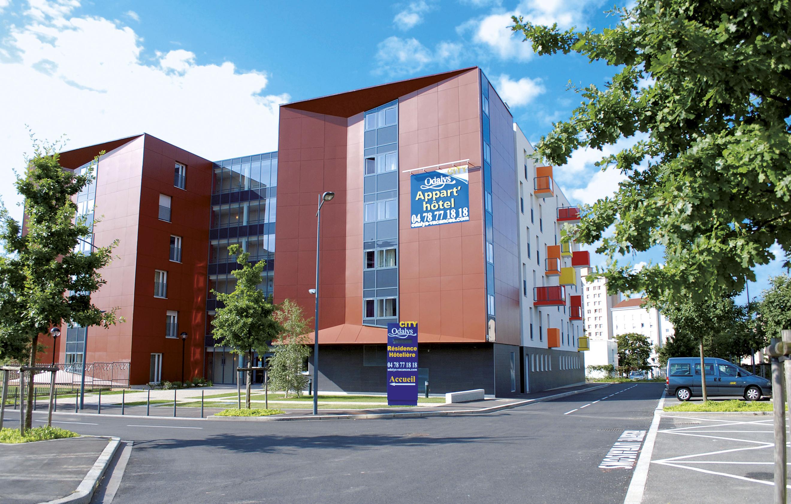 Appart'Hotel Odalys City - Bioparc Lyon Est Bagian luar foto