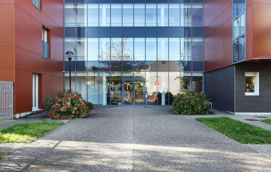 Appart'Hotel Odalys City - Bioparc Lyon Est Bagian luar foto