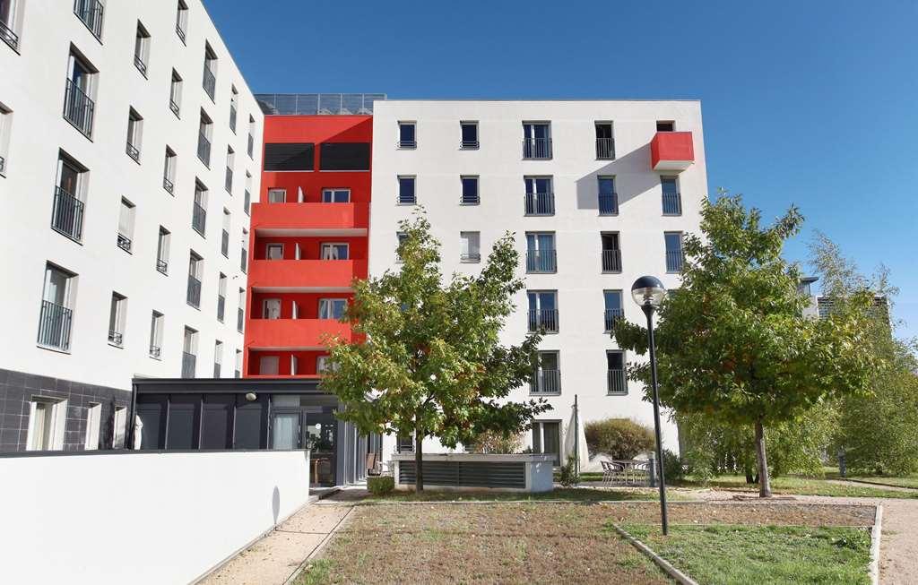 Appart'Hotel Odalys City - Bioparc Lyon Est Bagian luar foto