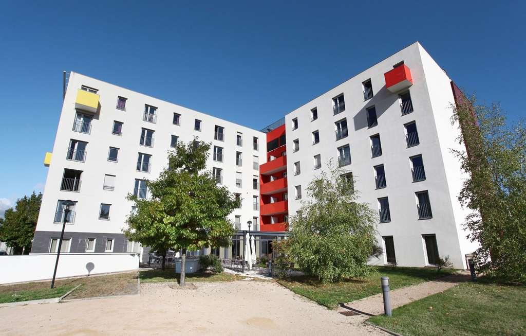 Appart'Hotel Odalys City - Bioparc Lyon Est Bagian luar foto