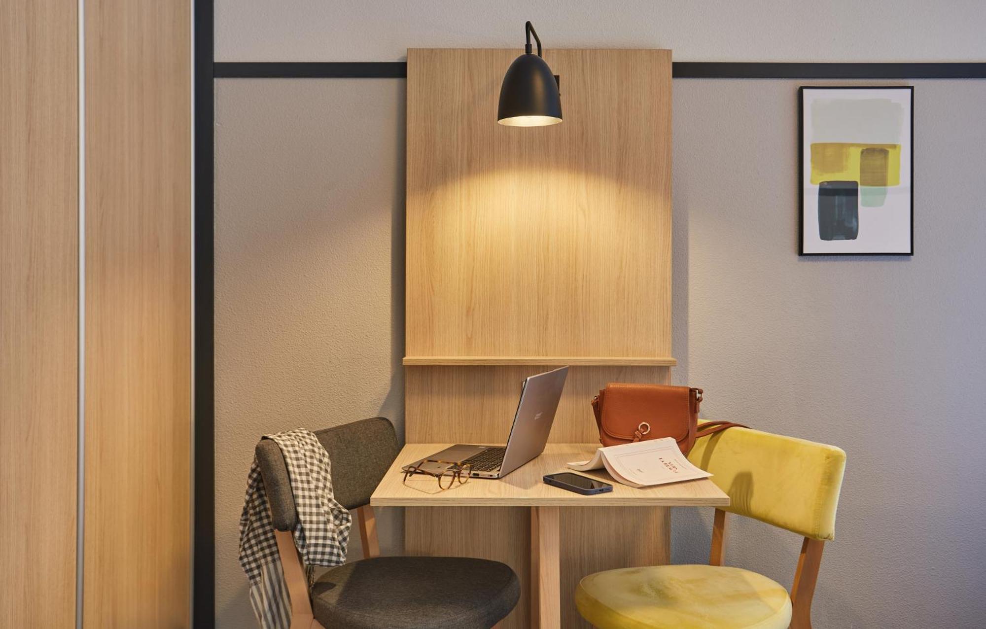 Appart'Hotel Odalys City - Bioparc Lyon Est Bagian luar foto