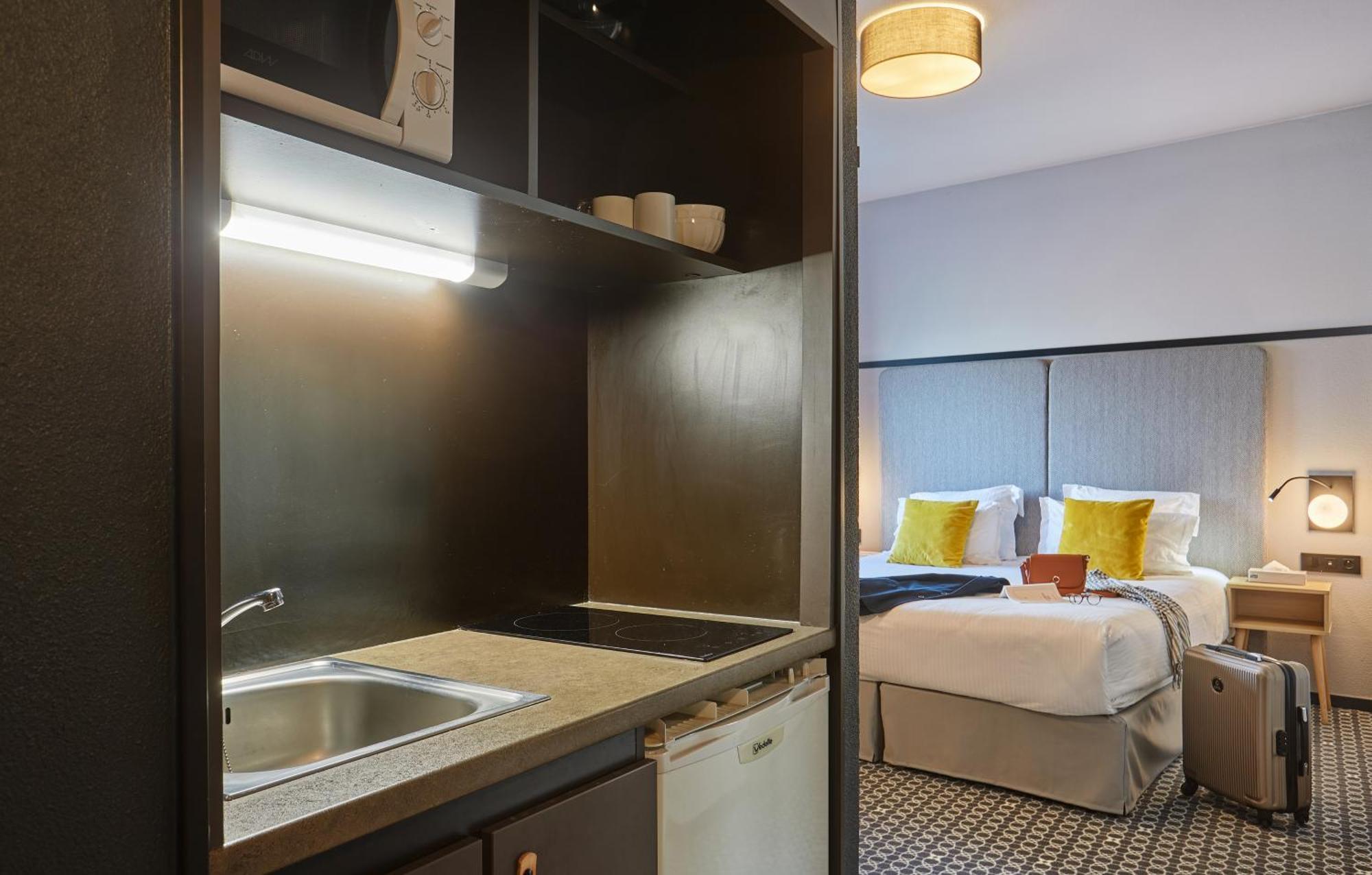 Appart'Hotel Odalys City - Bioparc Lyon Est Bagian luar foto