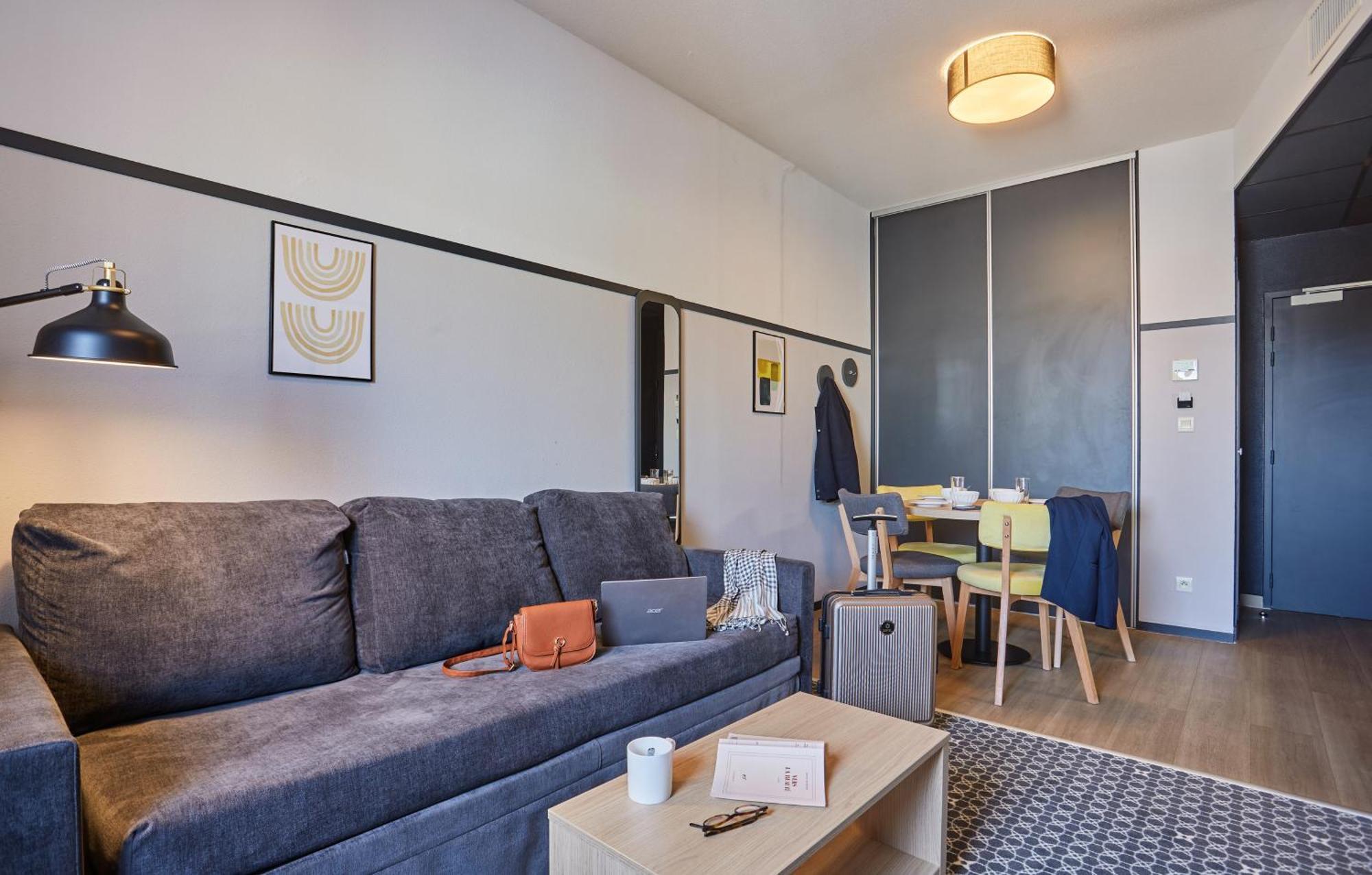 Appart'Hotel Odalys City - Bioparc Lyon Est Bagian luar foto