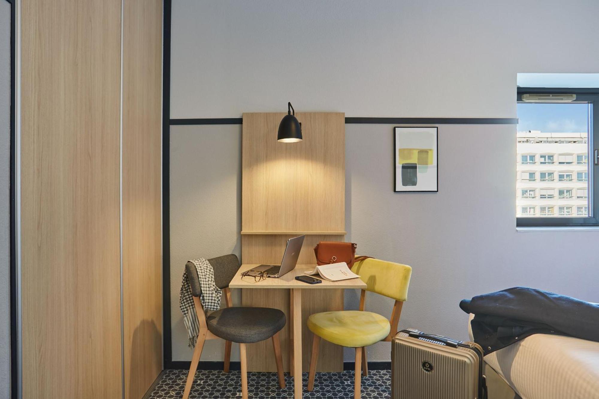 Appart'Hotel Odalys City - Bioparc Lyon Est Bagian luar foto