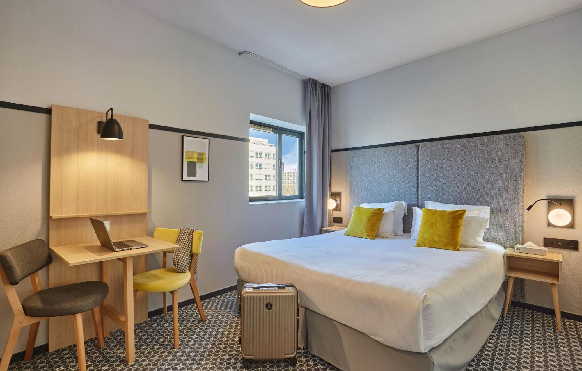 Appart'Hotel Odalys City - Bioparc Lyon Est Bagian luar foto