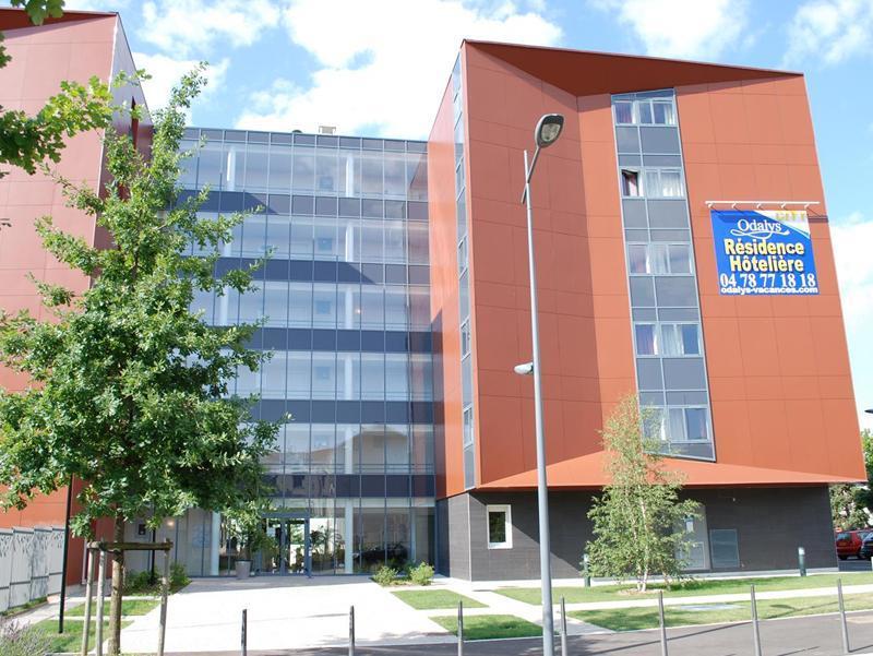 Appart'Hotel Odalys City - Bioparc Lyon Est Bagian luar foto