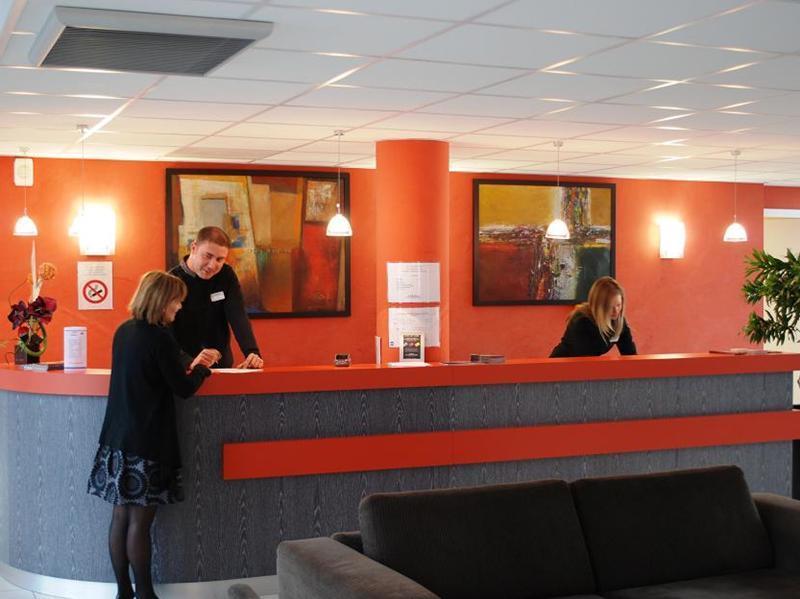 Appart'Hotel Odalys City - Bioparc Lyon Est Bagian luar foto
