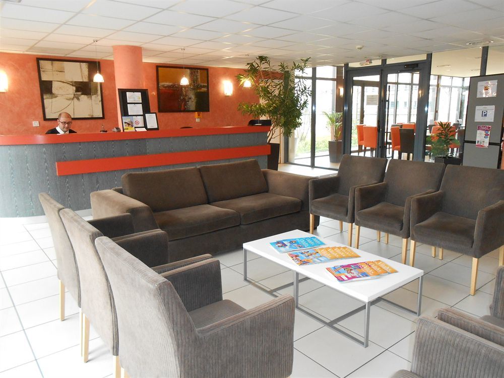 Appart'Hotel Odalys City - Bioparc Lyon Est Bagian luar foto