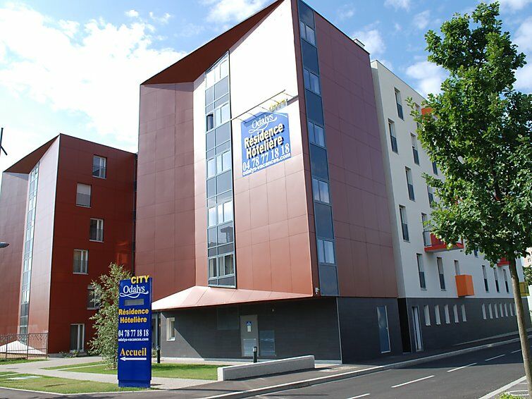 Appart'Hotel Odalys City - Bioparc Lyon Est Bagian luar foto